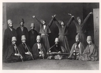 Wirbelnde Derwische aus Turkestan